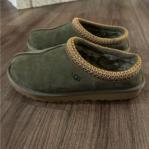 UGG Tasman